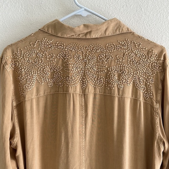 Solitaire Western Boho Embroidered Button Down Top - Picture 8 of 9